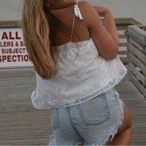 Cupcakes & cashmere womens size M white lace sleeveless flounce crop top blouse